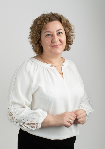 Лариса Василівна